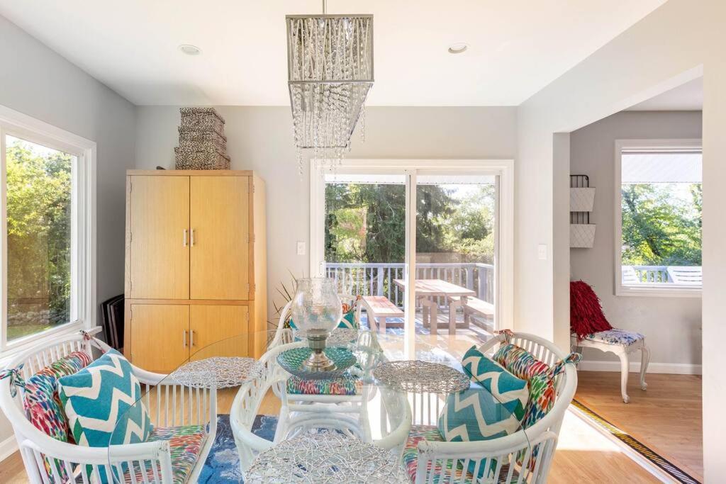 הוילה גרוטון Unique Retreat With Private Patio, 4 King Beds And Bbq מראה חיצוני תמונה